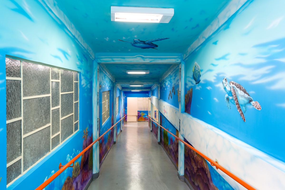 Jason Hulfish's aquarium mural