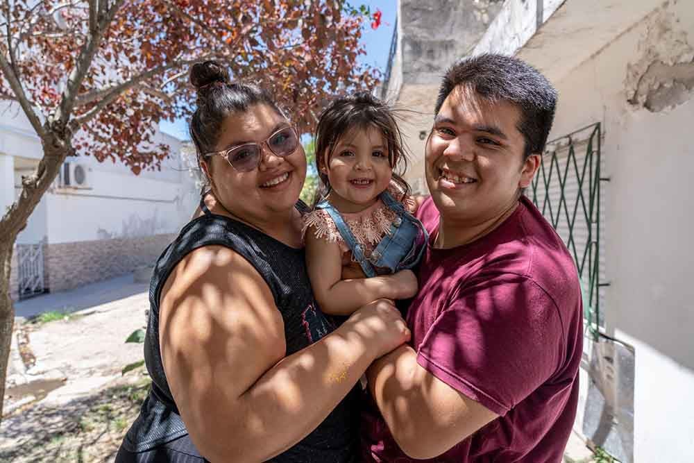 Luaxana with her parents, Camila and Alexis