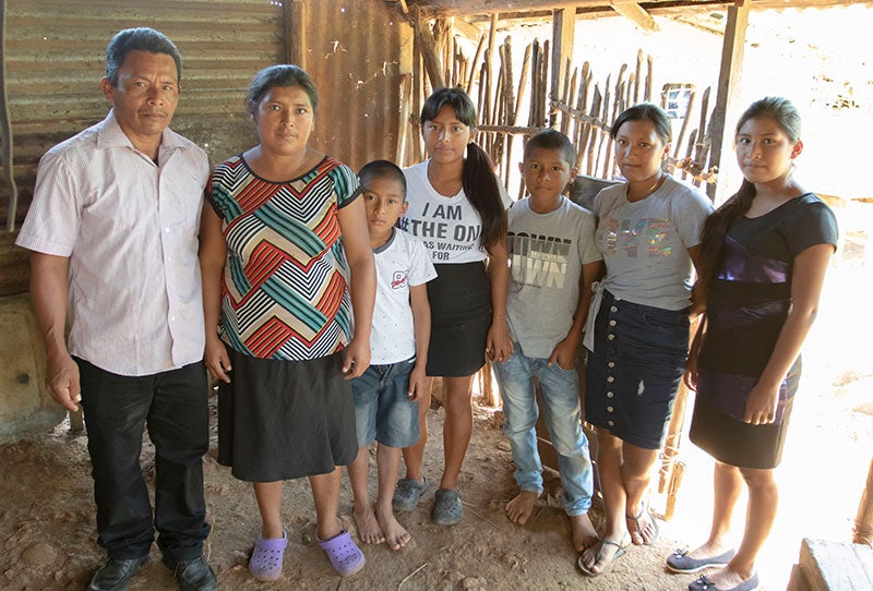 Fidel, Epifania, Zuleika, and their entire family